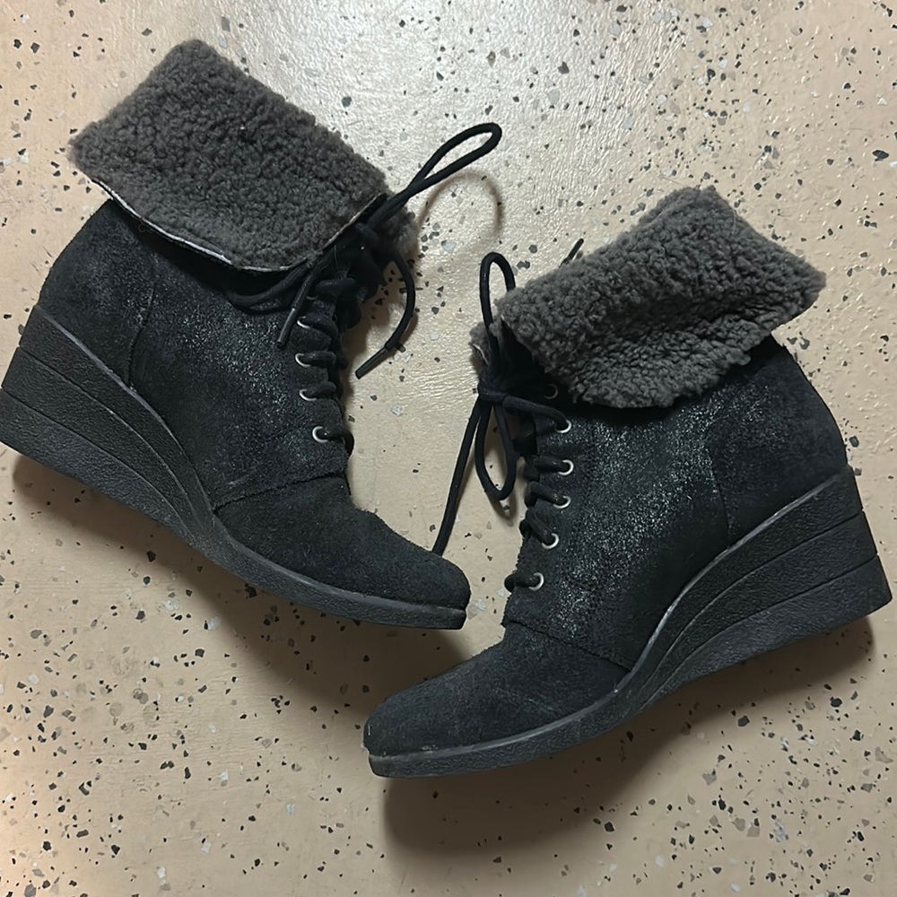 UGG Waterproof Boots Wedge Heel Women’s 9